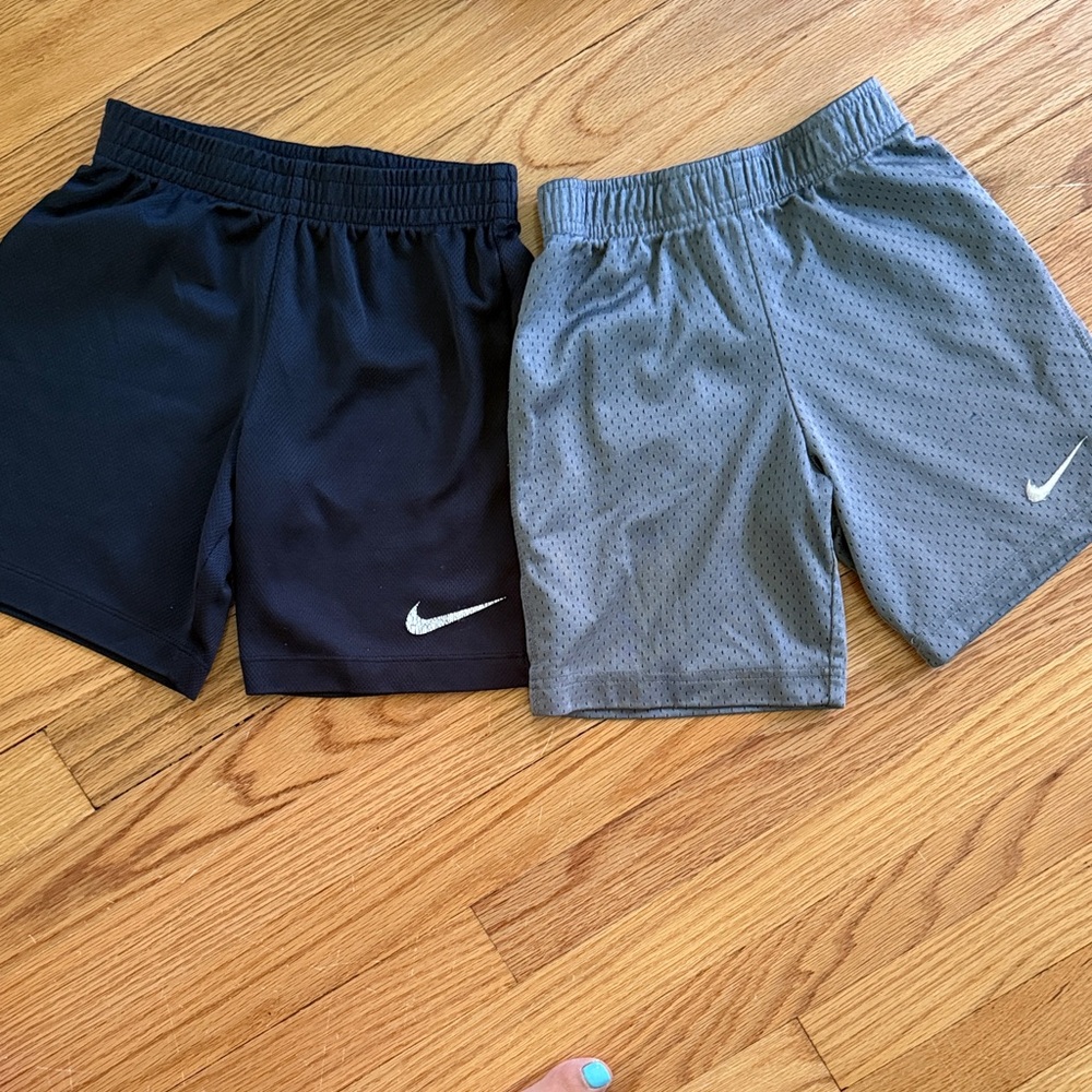 Nike Boys' Mesh Athletic Shorts - Black & Light Gray (2-Pack) size small